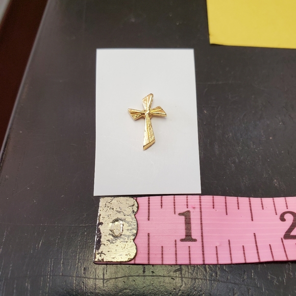 Mini cross pin - Picture 4 of 4